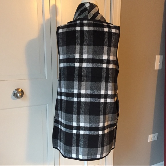 Vest w/Waterfall Collar - Picture 3 of 3